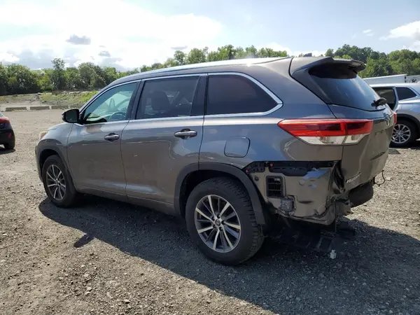5TDJZRFHXHS442627 2017 TOYOTA HIGHLANDER - Image 2