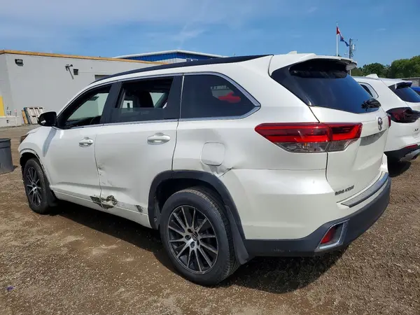 5TDJZRFHXHS443857 2017 TOYOTA HIGHLANDER - Image 2