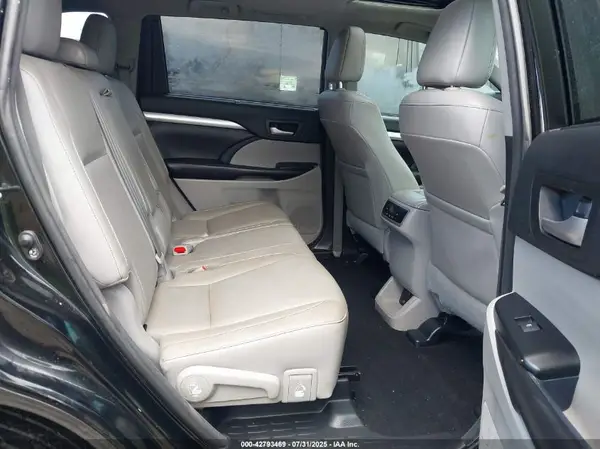5TDJZRFHXHS444815 2017 TOYOTA HIGHLANDER - Image 8
