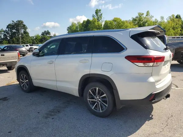 5TDJZRFHXHS444894 2017 TOYOTA HIGHLANDER - Image 2