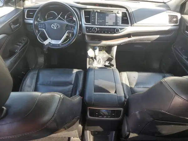 5TDJZRFHXHS444894 2017 TOYOTA HIGHLANDER - Image 8