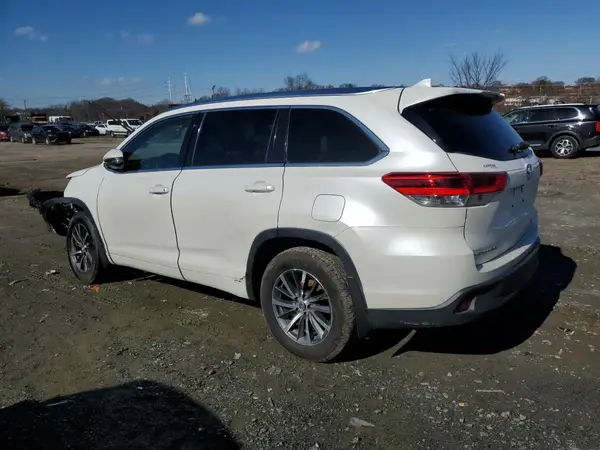 5TDJZRFHXHS449447 2017 TOYOTA HIGHLANDER - Image 2