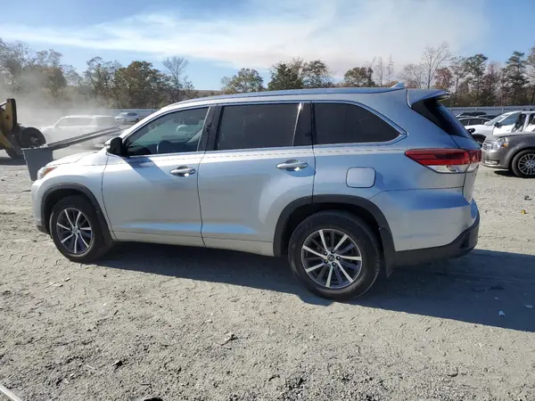 5TDJZRFHXHS458147 2017 TOYOTA HIGHLANDER - Image 2