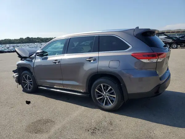 5TDJZRFHXHS460934 2017 TOYOTA HIGHLANDER - Image 2