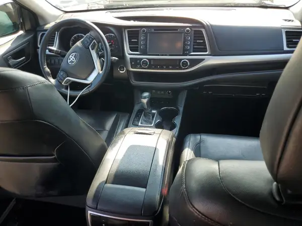 5TDJZRFHXHS460934 2017 TOYOTA HIGHLANDER - Image 8