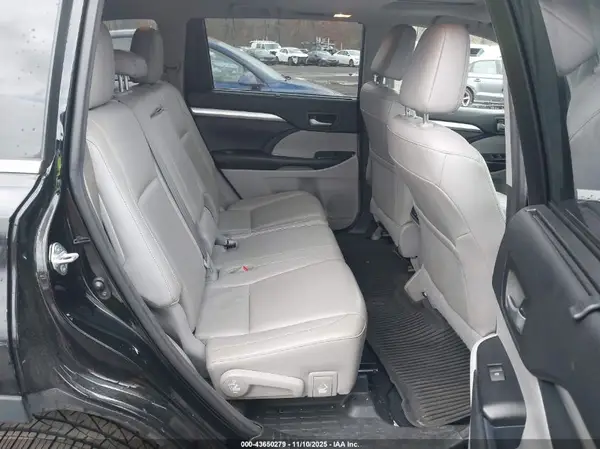 5TDJZRFHXHS471769 2017 TOYOTA HIGHLANDER - Image 8
