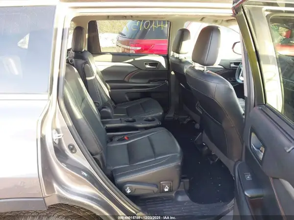 5TDJZRFHXHS472825 2017 TOYOTA HIGHLANDER - Image 8