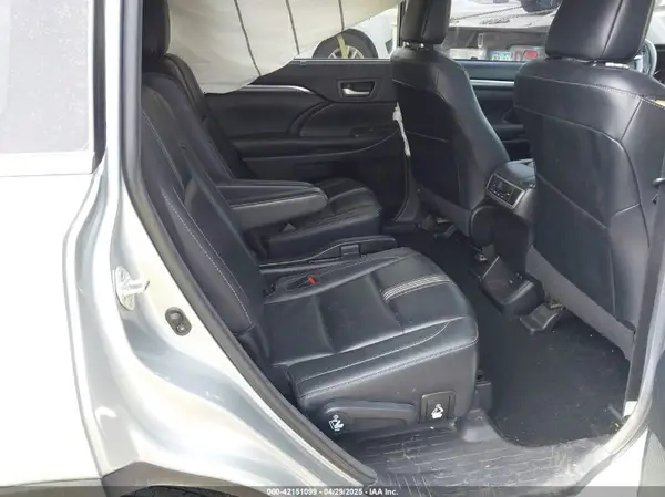 5TDJZRFHXHS475613 2017 TOYOTA HIGHLANDER - Image 8