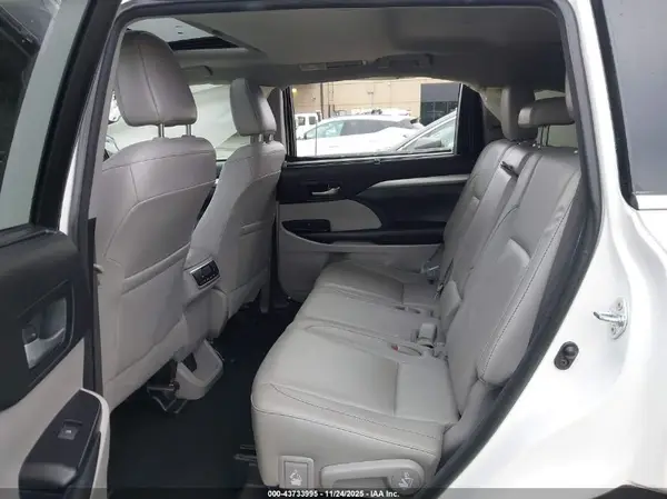 5TDJZRFHXHS482366 2017 TOYOTA HIGHLANDER - Image 8