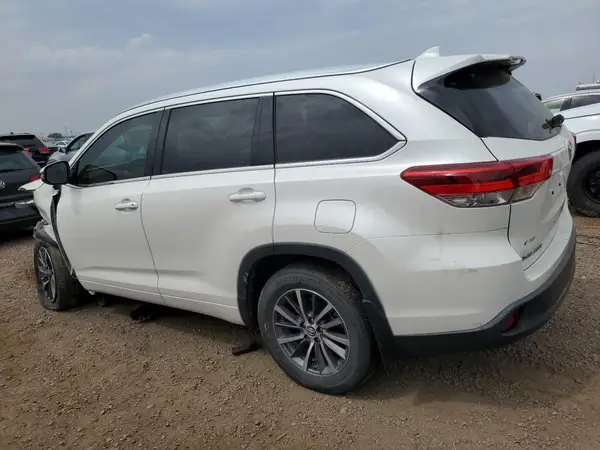 5TDJZRFHXHS512773 2017 TOYOTA HIGHLANDER - Image 2
