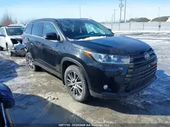 5TDJZRFHXHS512921 2017 TOYOTA HIGHLANDER