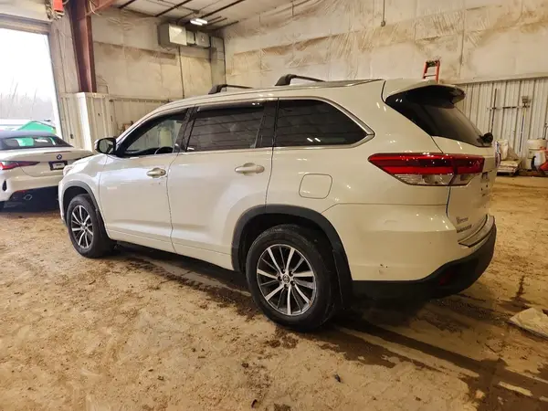 5TDJZRFHXHS517732 2017 TOYOTA HIGHLANDER - Image 2