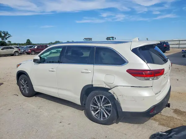 5TDJZRFHXHS520176 2017 TOYOTA HIGHLANDER - Image 2
