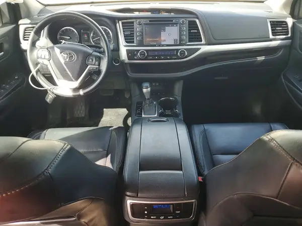 5TDJZRFHXHS520176 2017 TOYOTA HIGHLANDER - Image 8