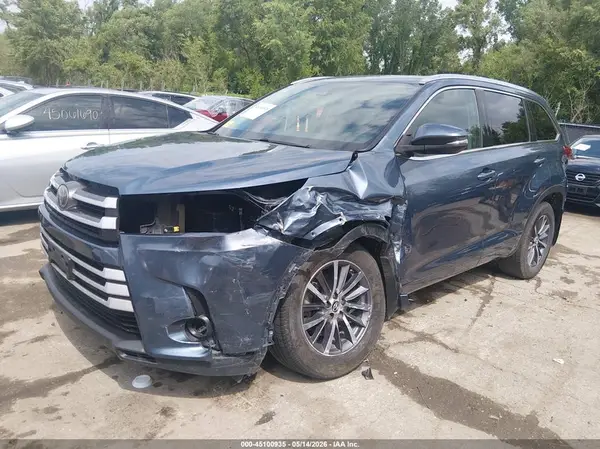 5TDJZRFHXHS520906 2017 TOYOTA HIGHLANDER - Image 2