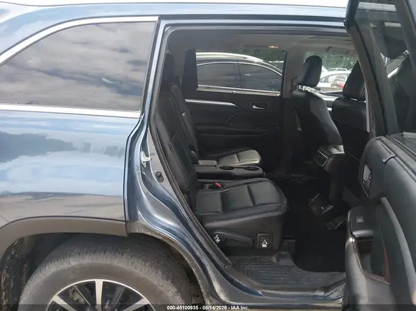 5TDJZRFHXHS520906 2017 TOYOTA HIGHLANDER - Image 8