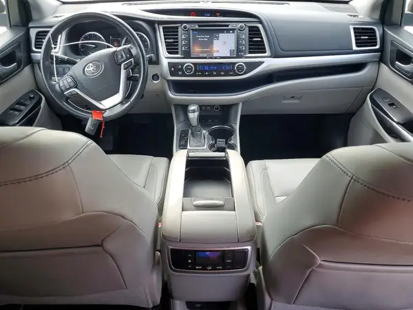 5TDJZRFHXHS522686 2017 TOYOTA HIGHLANDER - Image 8