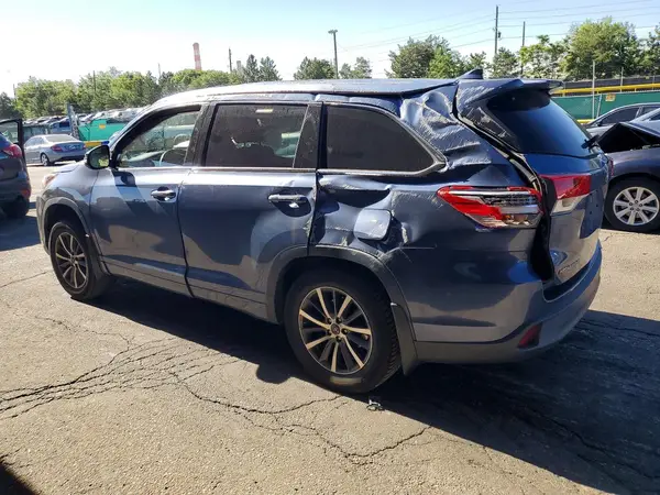 5TDJZRFHXJS485502 2018 TOYOTA HIGHLANDER - Image 2
