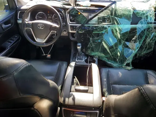 5TDJZRFHXJS485502 2018 TOYOTA HIGHLANDER - Image 8