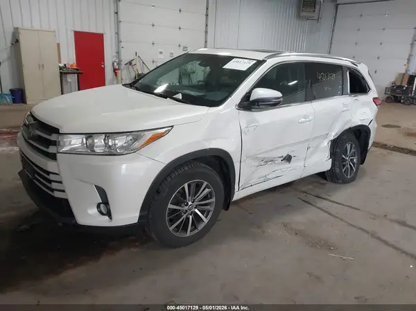 5TDJZRFHXJS493146 2018 TOYOTA HIGHLANDER - Image 2
