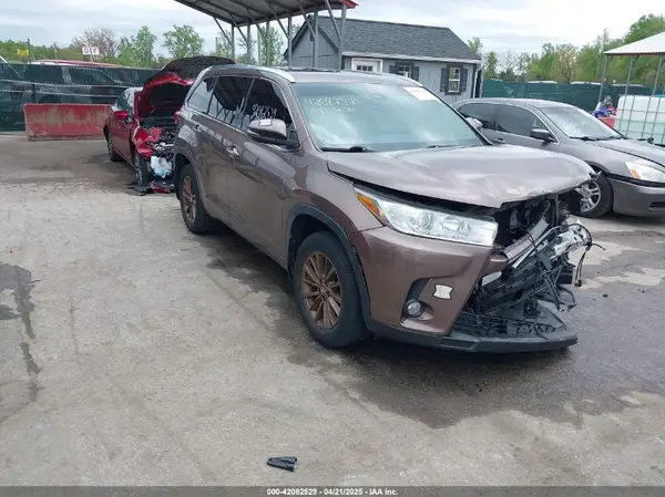 5TDJZRFHXJS495530 2018 TOYOTA HIGHLANDER - Image 1