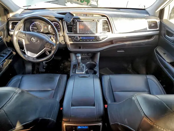 5TDJZRFHXJS526775 2018 TOYOTA HIGHLANDER - Image 8