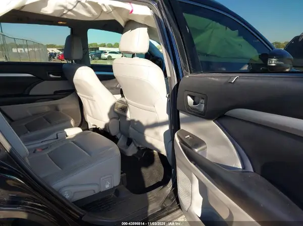 5TDJZRFHXJS526890 2018 TOYOTA HIGHLANDER - Image 8