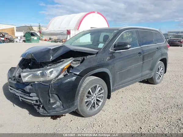 5TDJZRFHXJS527022 2018 TOYOTA HIGHLANDER - Image 2