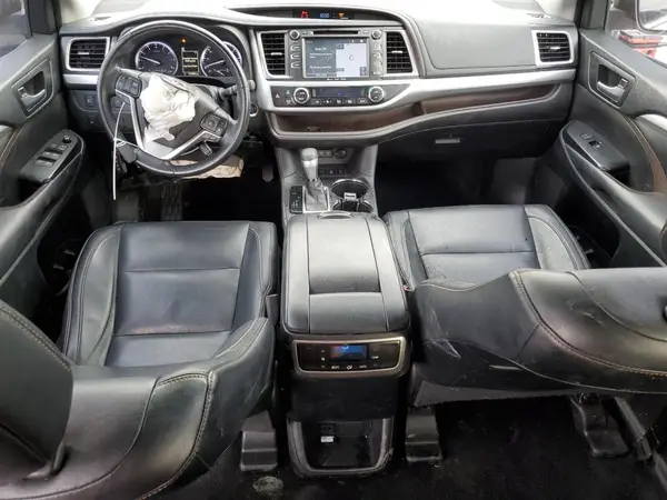 5TDJZRFHXJS529725 2018 TOYOTA HIGHLANDER - Image 8