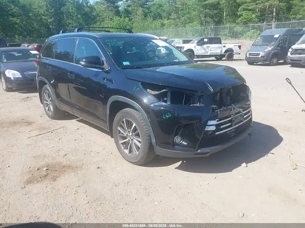 5TDJZRFHXJS531149 2018 TOYOTA HIGHLANDER - Image 1