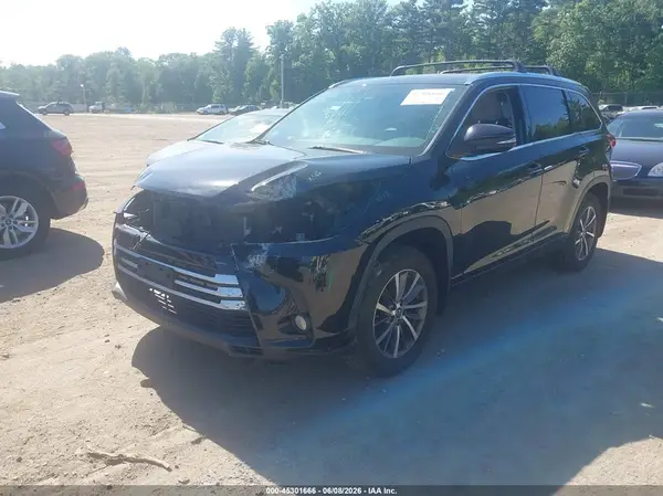 5TDJZRFHXJS531149 2018 TOYOTA HIGHLANDER - Image 2