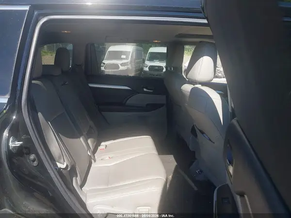 5TDJZRFHXJS531149 2018 TOYOTA HIGHLANDER - Image 8