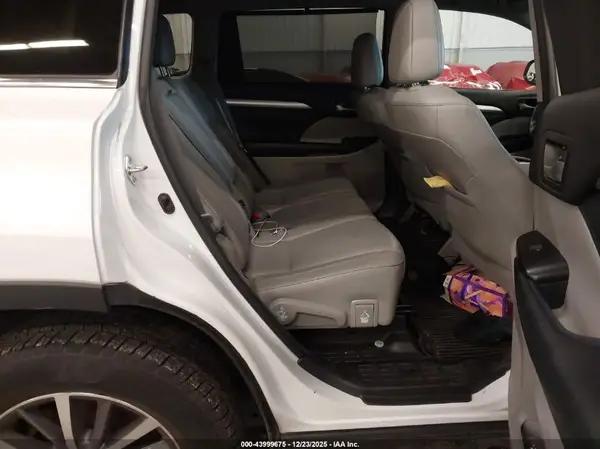 5TDJZRFHXJS531426 2018 TOYOTA HIGHLANDER - Image 8