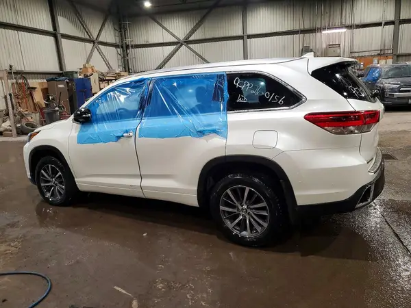 5TDJZRFHXJS534066 2018 TOYOTA HIGHLANDER - Image 2