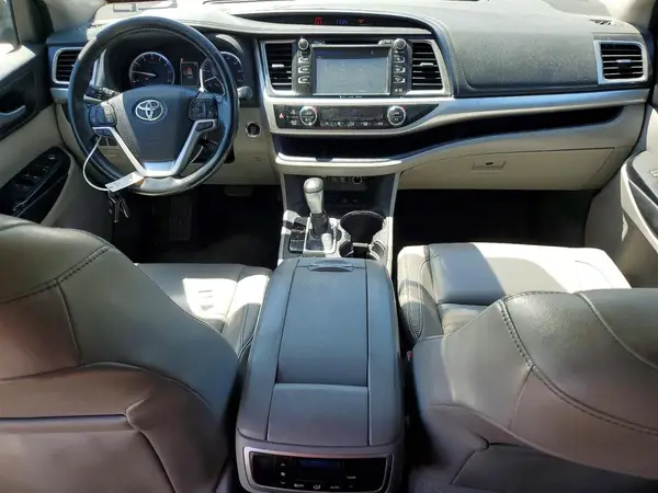 5TDJZRFHXJS535525 2018 TOYOTA HIGHLANDER - Image 8