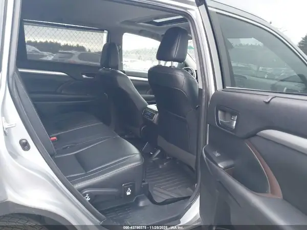 5TDJZRFHXJS539252 2018 TOYOTA HIGHLANDER - Image 8
