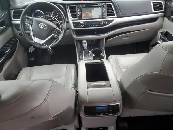 5TDJZRFHXJS541874 2018 TOYOTA HIGHLANDER - Image 8