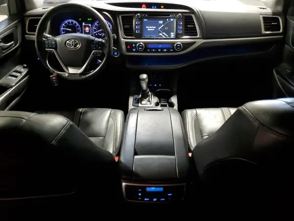 5TDJZRFHXJS542815 2018 TOYOTA HIGHLANDER - Image 8
