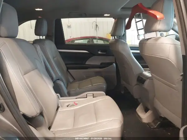 5TDJZRFHXJS543558 2018 TOYOTA HIGHLANDER - Image 8
