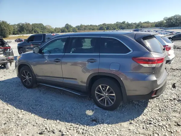 5TDJZRFHXJS544032 2018 TOYOTA HIGHLANDER - Image 2