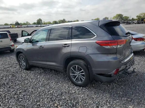 5TDJZRFHXJS544368 2018 TOYOTA HIGHLANDER - Image 2