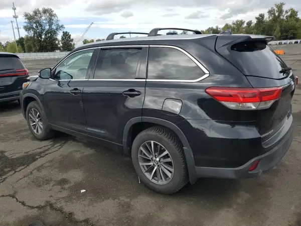 5TDJZRFHXJS545729 2018 TOYOTA HIGHLANDER - Image 2