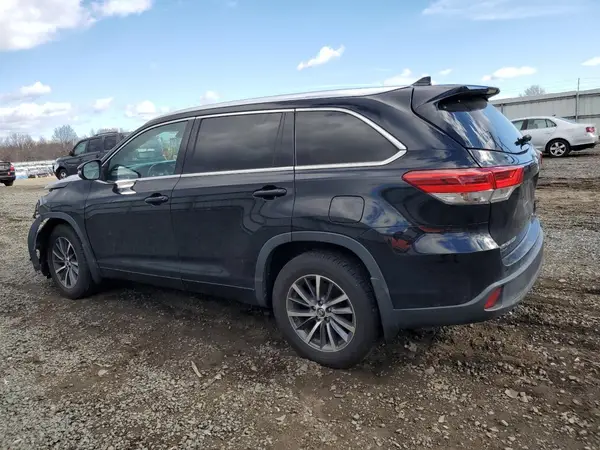 5TDJZRFHXJS546766 2018 TOYOTA HIGHLANDER - Image 2