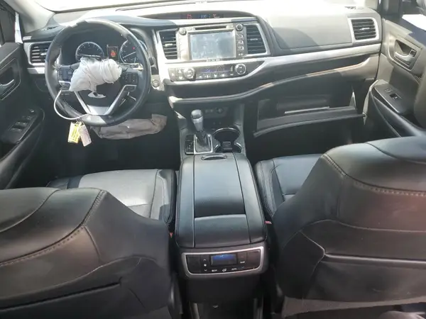 5TDJZRFHXJS546783 2018 TOYOTA HIGHLANDER - Image 8