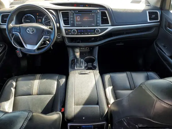 5TDJZRFHXJS547593 2018 TOYOTA HIGHLANDER - Image 8