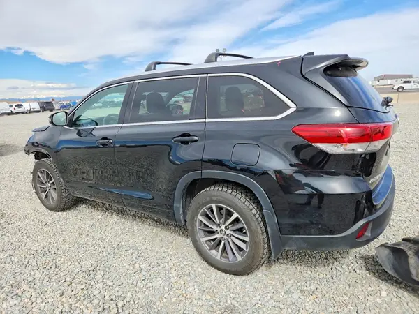 5TDJZRFHXJS548923 2018 TOYOTA HIGHLANDER - Image 2