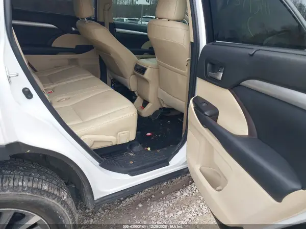 5TDJZRFHXJS549294 2018 TOYOTA HIGHLANDER - Image 8