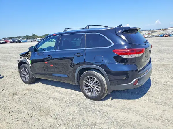 5TDJZRFHXJS552342 2018 TOYOTA HIGHLANDER - Image 2