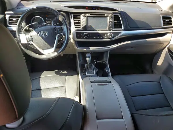 5TDJZRFHXJS552342 2018 TOYOTA HIGHLANDER - Image 8
