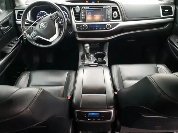 5TDJZRFHXJS552910 2018 TOYOTA HIGHLANDER - Image 8